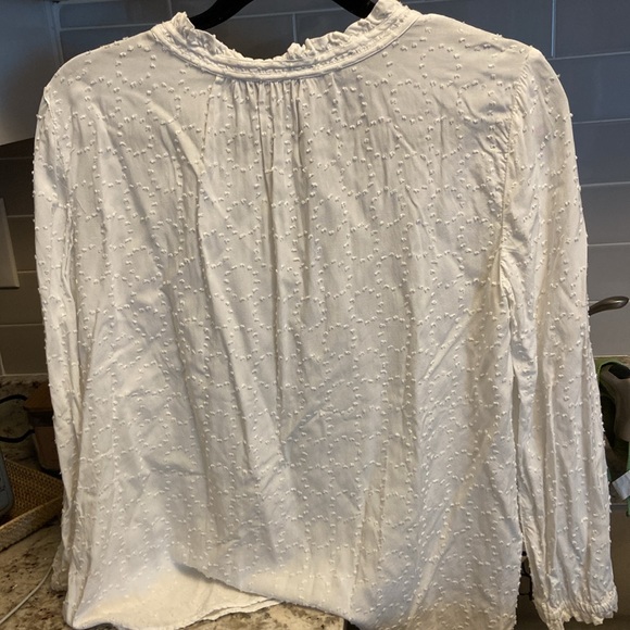 Beautiful white textured/Swiss dotted Loft blouse. Perfect condition. Small. - Picture 4 of 9